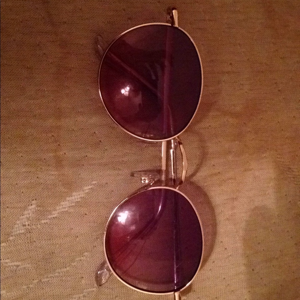Tinted sun glasses